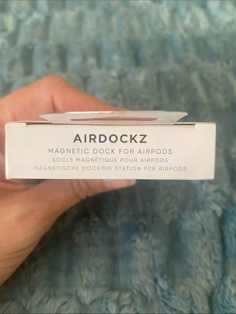 KeyBudz White AirDockz Magnetic Dock for AirPods - White